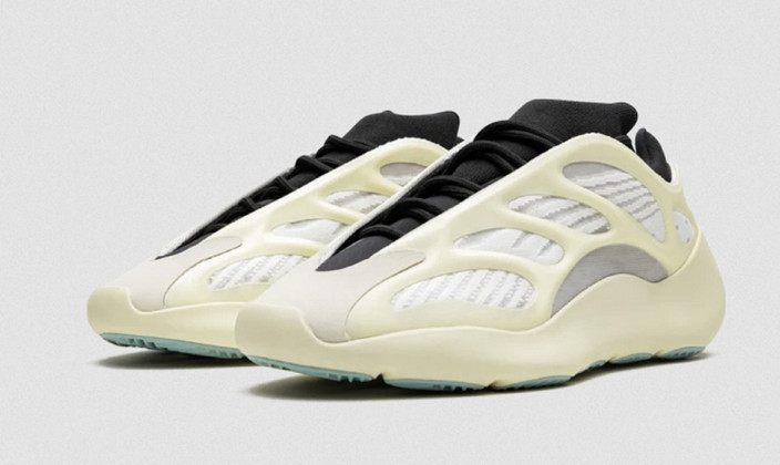 adidas originals YEEZY BOOST 700 V3