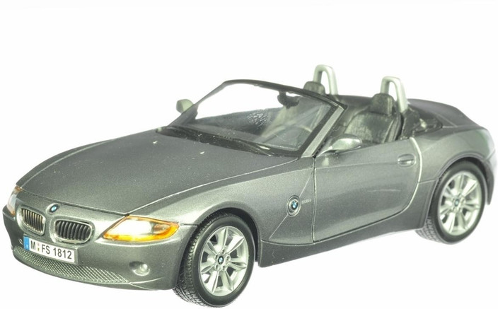 Bburago Die Cast 1:24 Scale BMW Z4 car - Die Cast 1:24 Scale