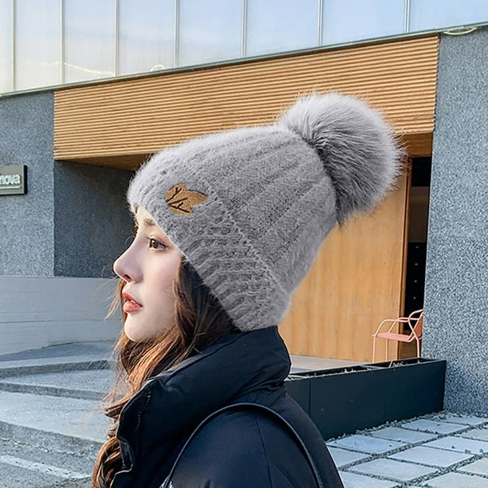 Pom Pom Snow Hat Womens REFFER Women's Stylish Winter Woolen Cap
