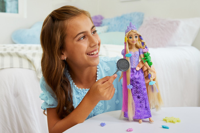 DISNEY PRINCESS Rapunzel Doll with Color-Change Hair Extensions