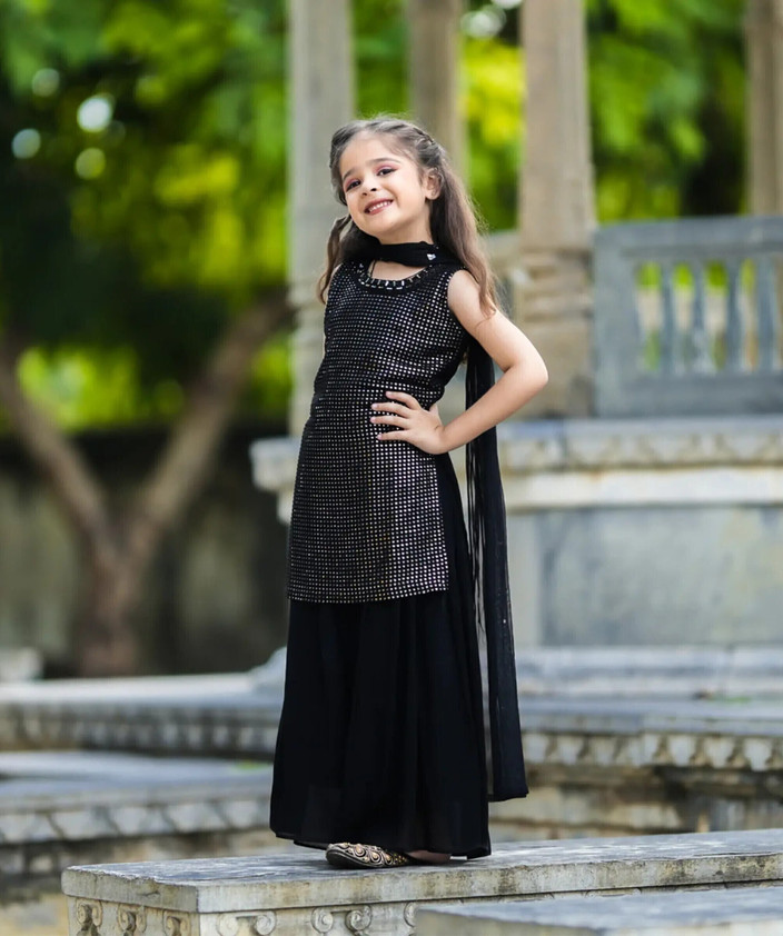 Dress Girl In Black Kurta Pajama Black Kurta Set With Kashmiri Red