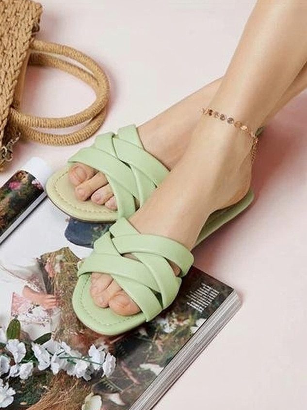 Women's Flats Trending Slippers For Ladies 2021 Flat Sandals