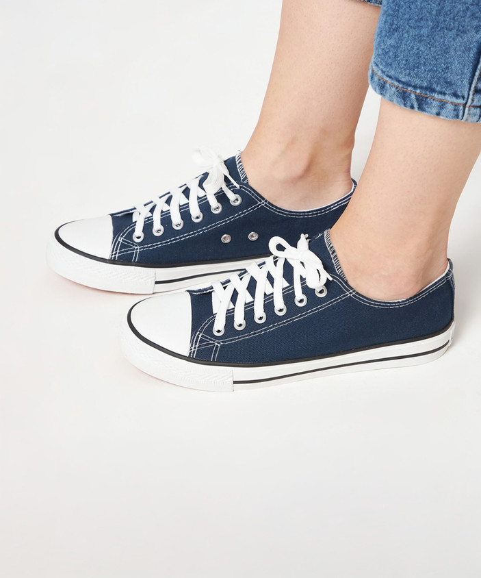 Best Colour Trainers Best Shoes On Blue Jeans MOZAFIA Comfortable