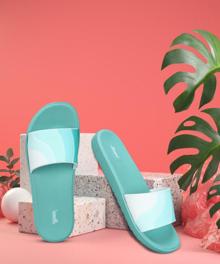 Paragon Women Women Flats Trendy Fashionable Comfortable Daily Wear Slip-on  Sandals Slides