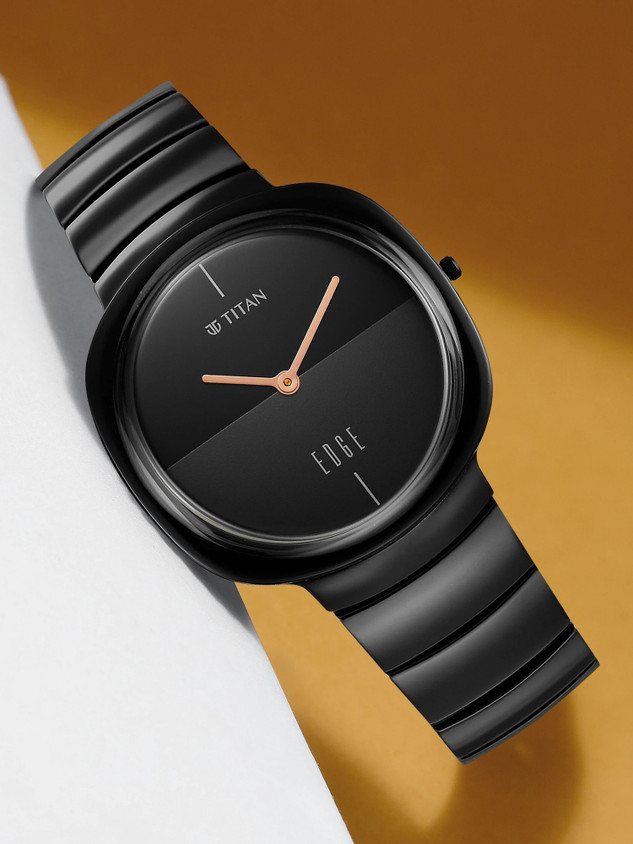 Titan Edge Squircle Quartz in Rich Black with Glossy Ceramic