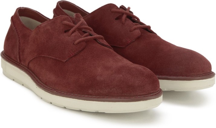 red clarks for men