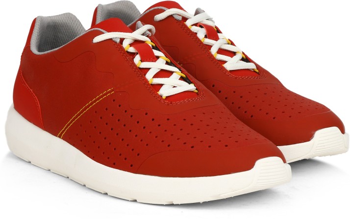 red clarks men