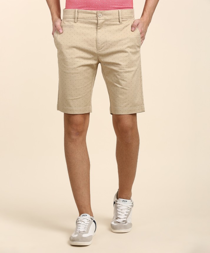 levis beige shorts