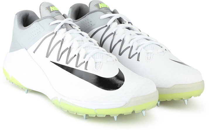 nike cricket spikes