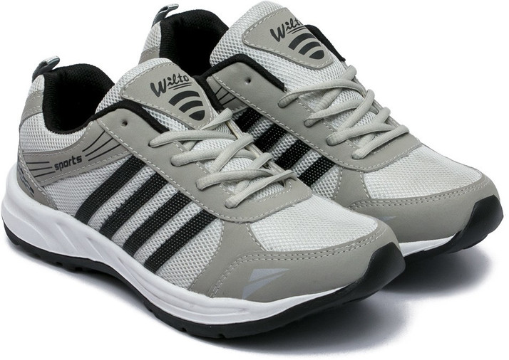 casual sports shoes