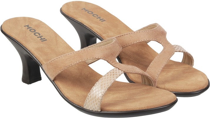 mochi sandals flipkart