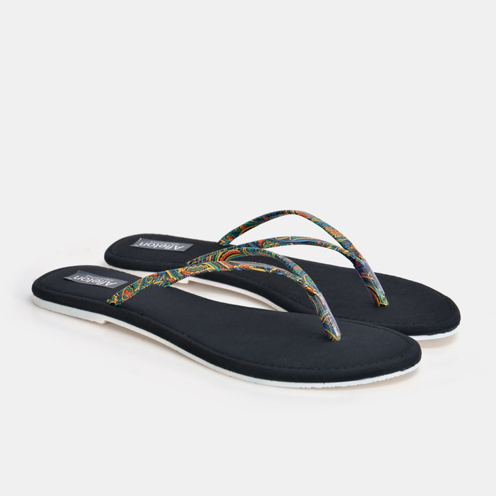 black flat chappals