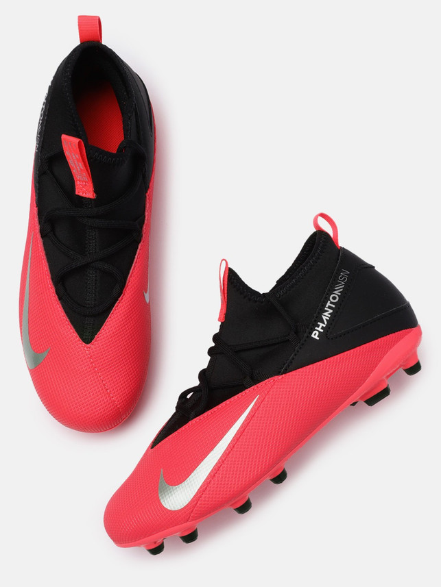 nike football shoes online