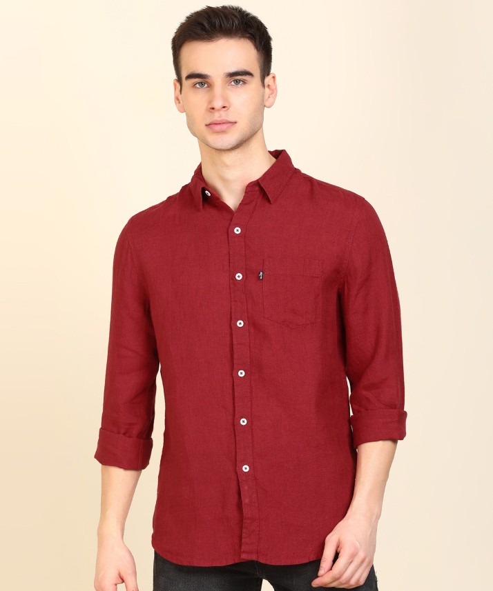 levi's red shirt