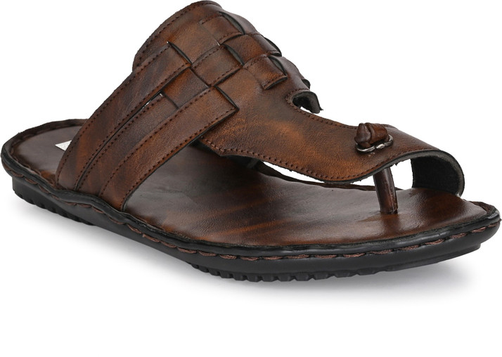 bucik chappals