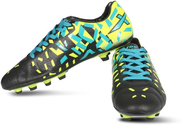 football boots on flipkart