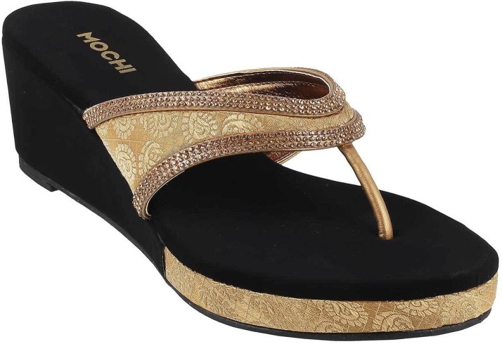 mochi sandals flipkart