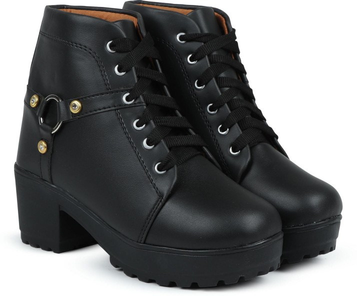 women boots on flipkart