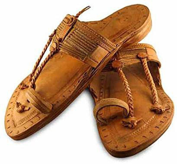 yellow kolhapuri chappal