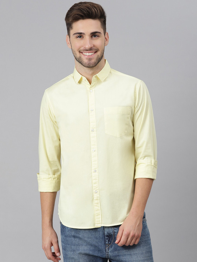 light yellow tee