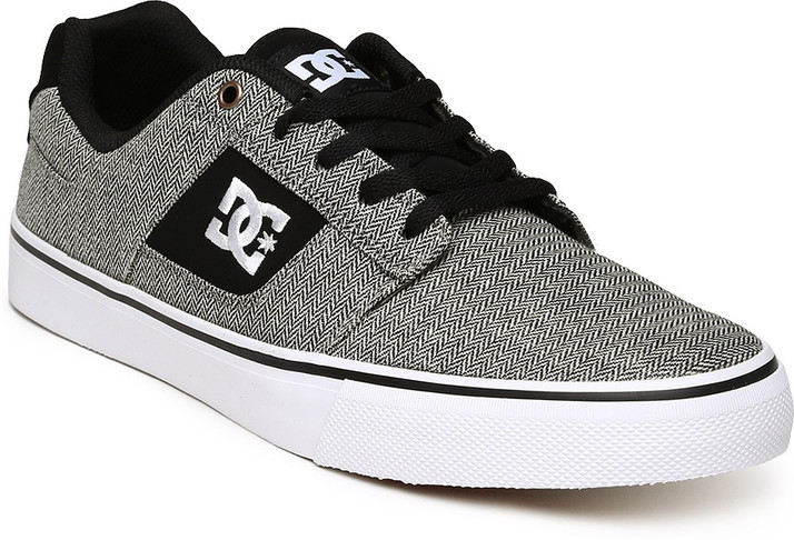 dc casual shoes
