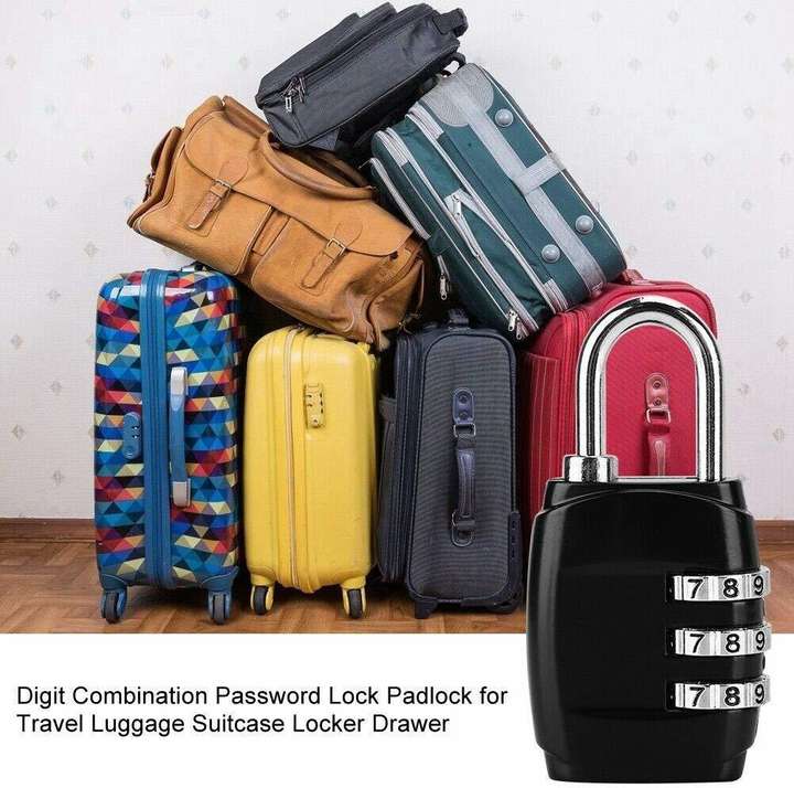 Small travel bag with lock outlet