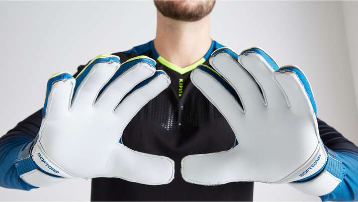 Kipsta goalkeeper gloves discount