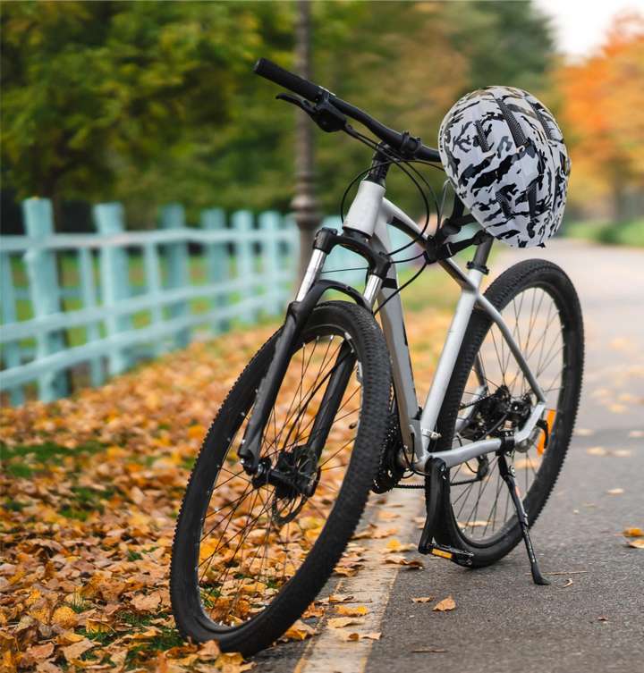 Cycle gloves and helmet shop