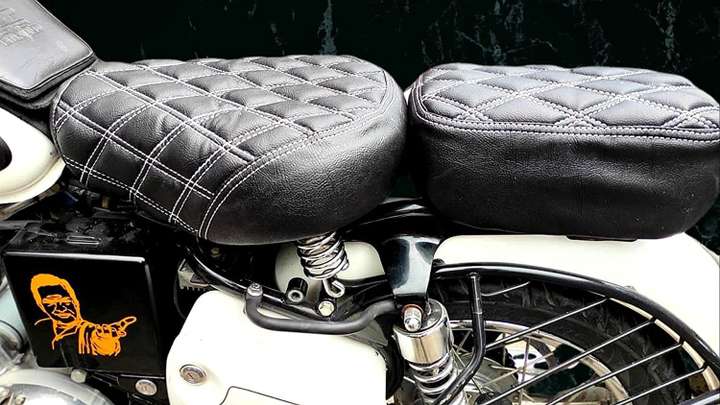 ANK BULLET Diamond cut Design Seat Cover for Classic 350 and 500 Black with White Split Bike Seat Cover For Royal Enfield Classic Classic 350 Classic Chrome Classic 500 Classic Desert Storm