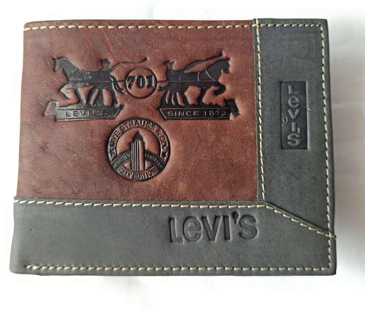 Levis mens wallet flipkart sale