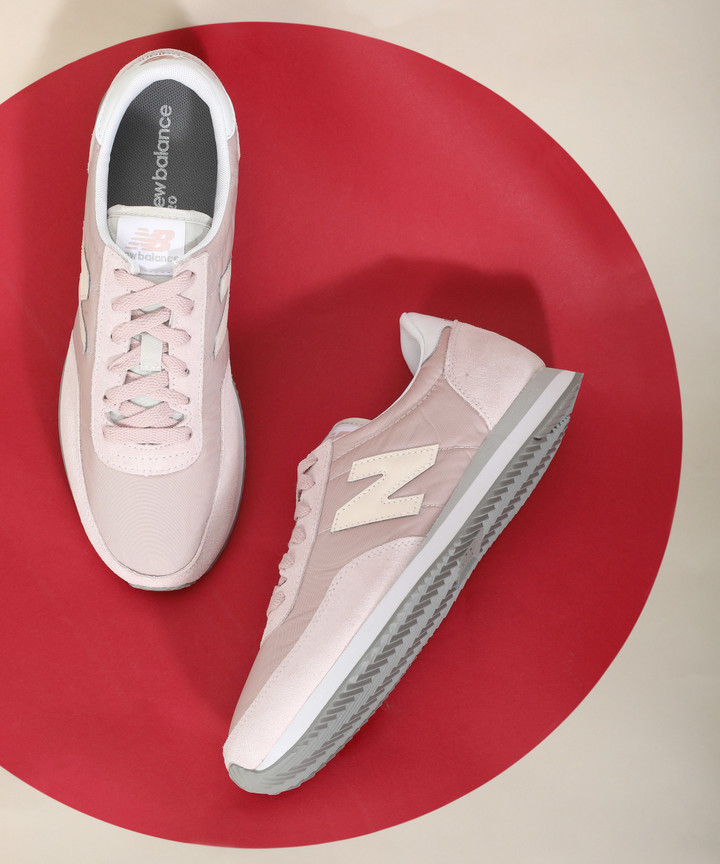 new balance 720 trainers in pink