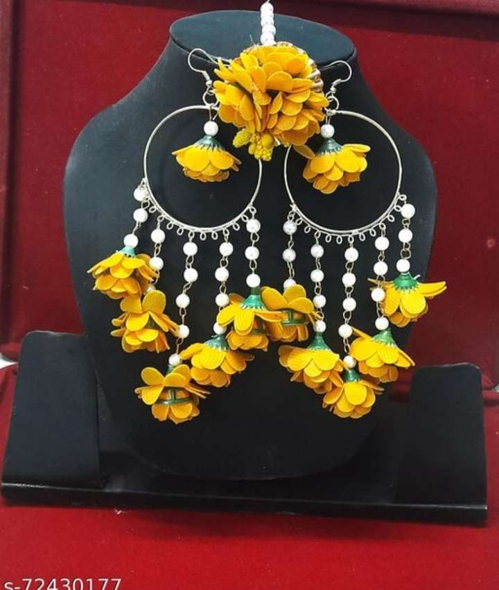 Flower earrings for haldi store