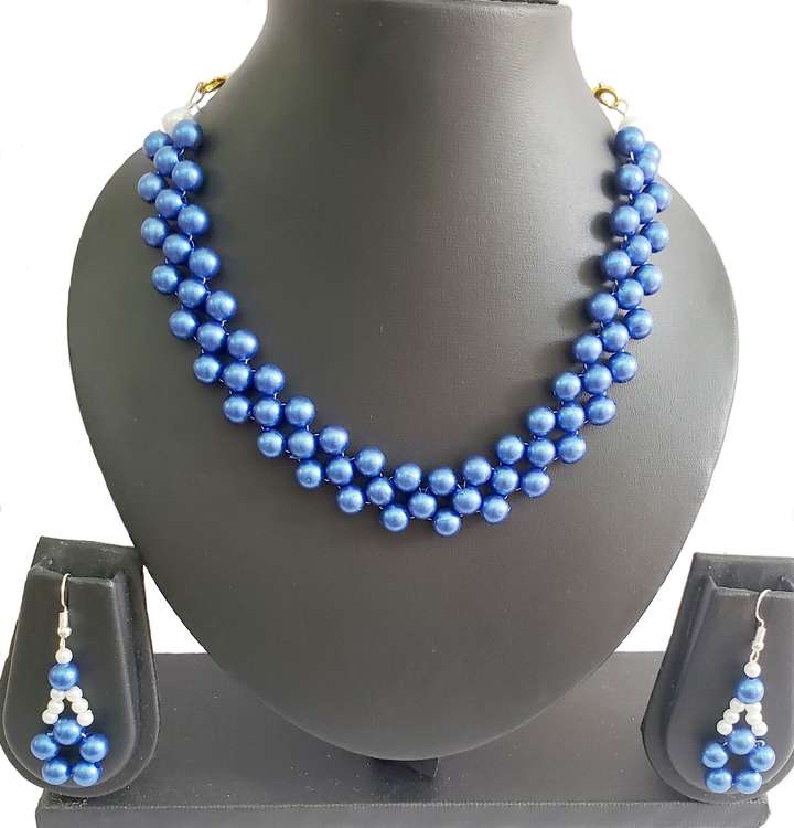Royal blue pearl necklace store