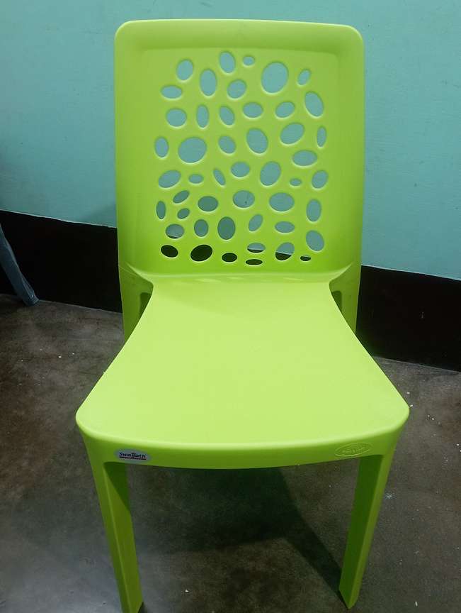 Suman plastic chairs online