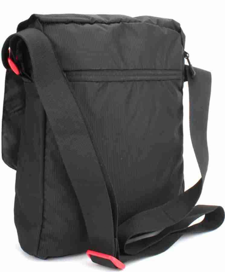 Buy Wildcraft Men Black Messenger Bag Black Online Best Price in India Flipkart