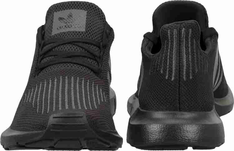 Swift run core & utility black shoes online