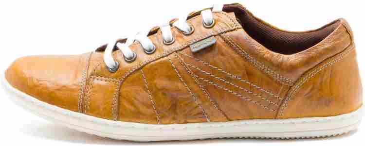 Red tape sales tan sneakers