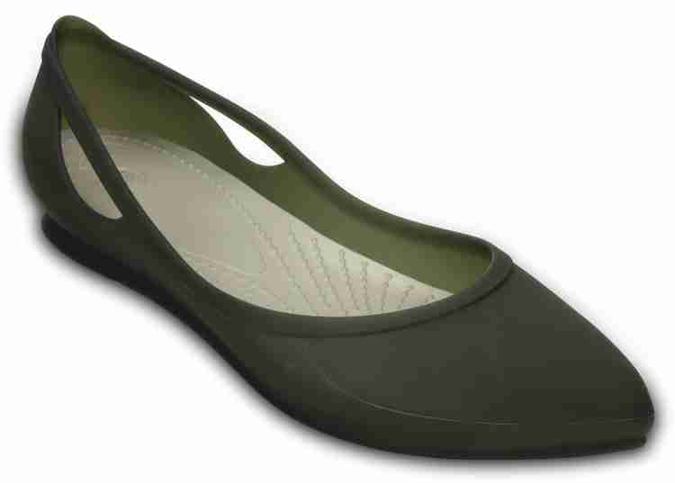 Crocs rio hotsell flat size 7