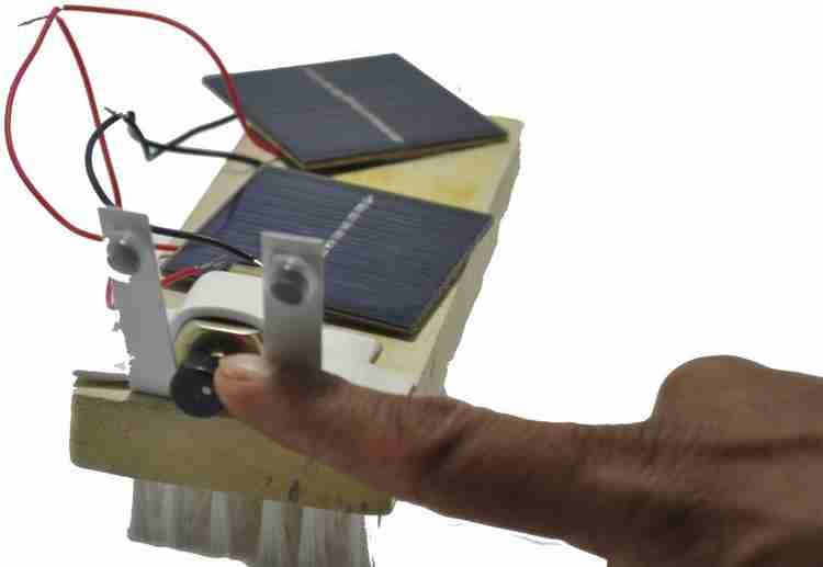 Solar powered hot sale bristlebot