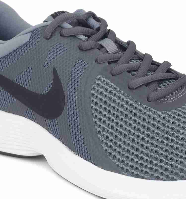 Nike revolution 4 on sale mens running shoes review