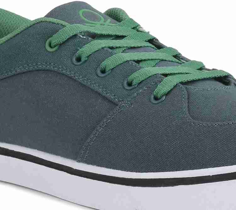 Benetton sneakers for men top