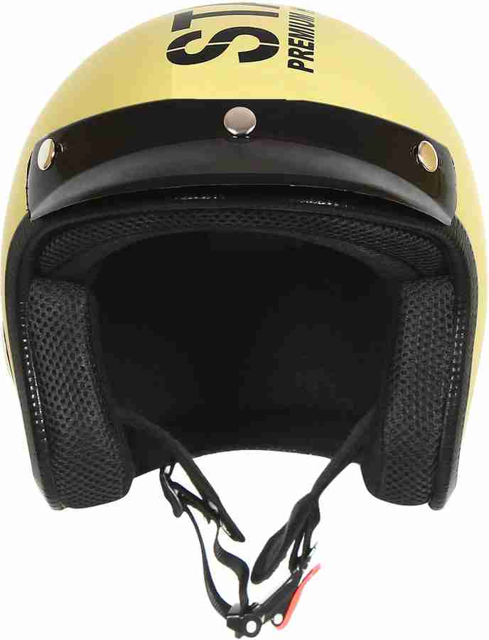 Half helmet with lock hole clearance