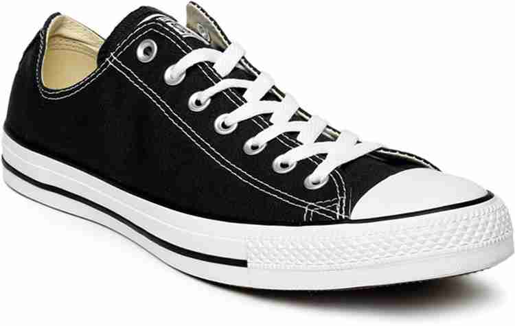 Mens black and white chuck taylors hot sale