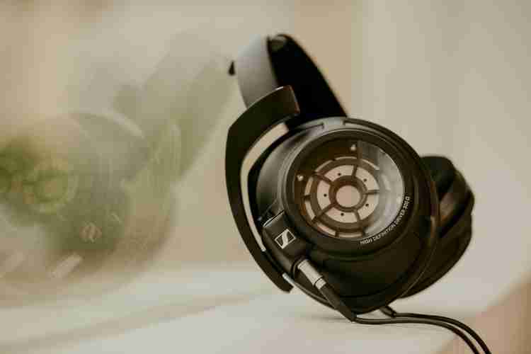 Sennheiser HD 820 Over-the-Ear Audiophile Headphones, Sound 