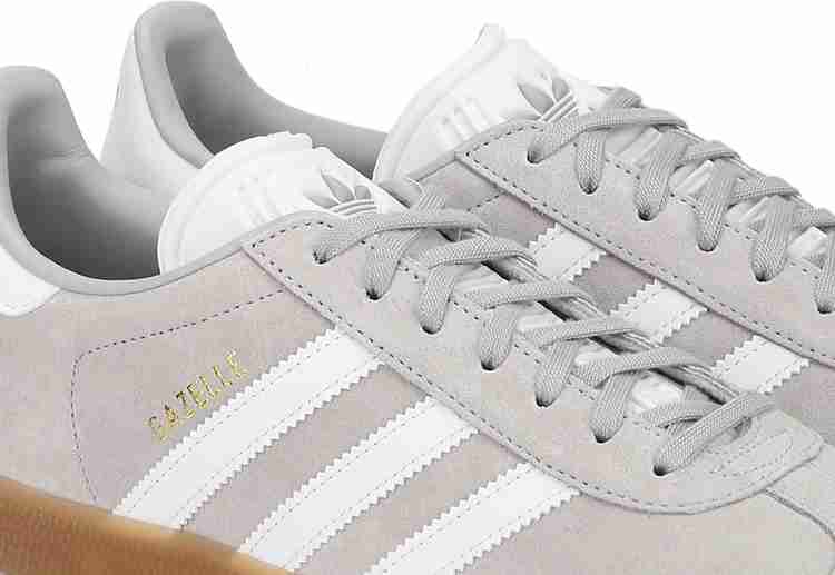 Adidas gazelle grey discount two/ ftw white/ gum3
