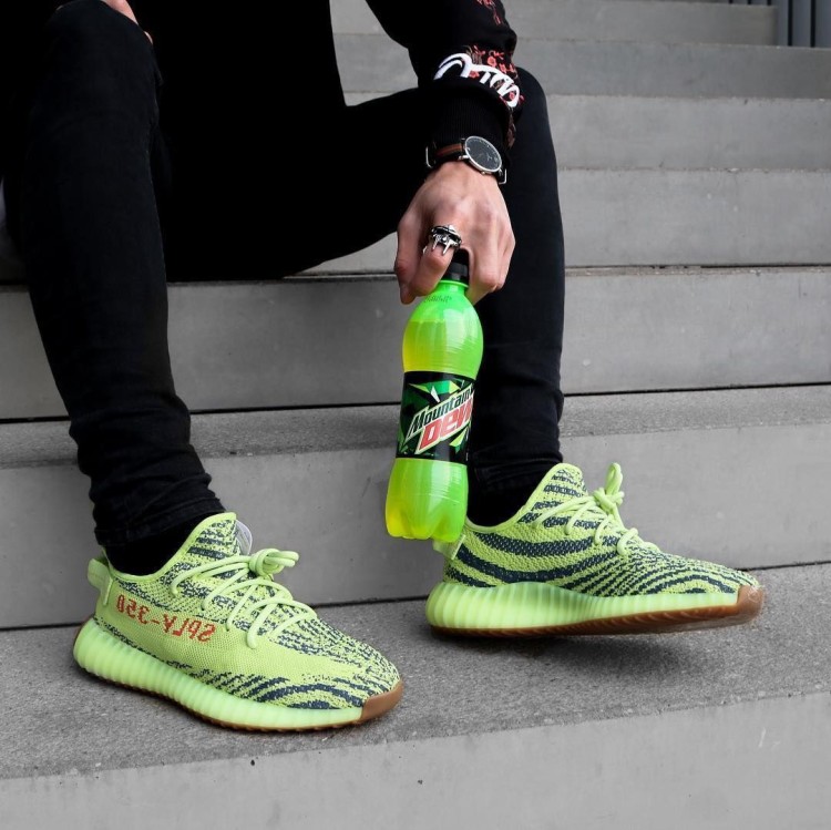 yeezy boost Yeezy SPLY 350 V2 Boost B37572 Semi Frozen Yellow F15 RAW Steel  S18 Original Running Shoes For Men (Yellow) Running Shoes For Men - Buy yeezy  boost Yeezy SPLY 350