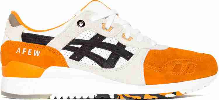 Orange koi shoes top