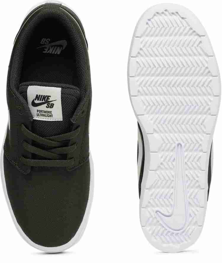 Nike sb portmore hot sale 2 ultralight black