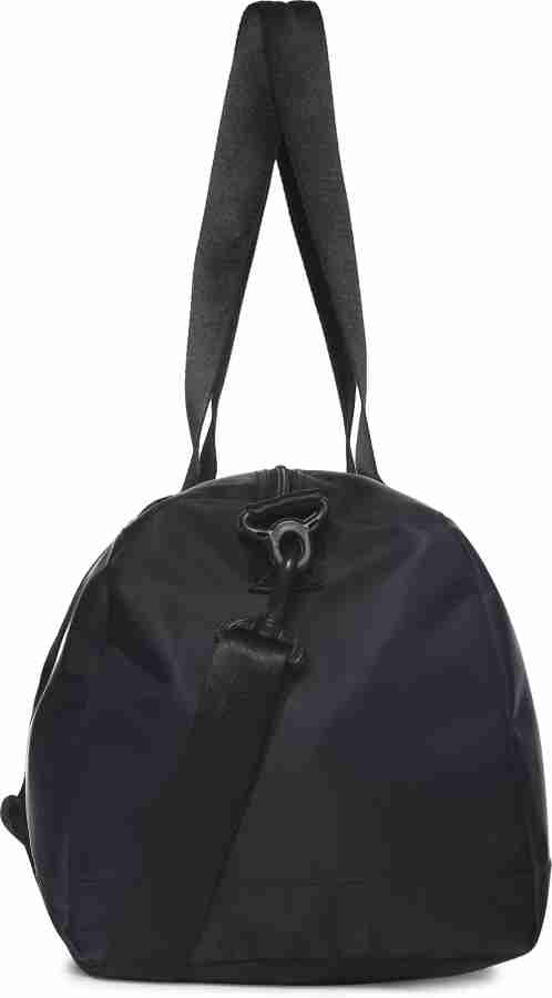 Nike gym duffle bag store