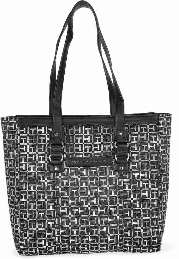Snapdeal tommy hot sale hilfiger bags